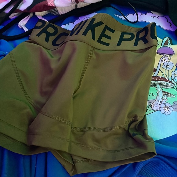 nike pros - Picture 1 of 4